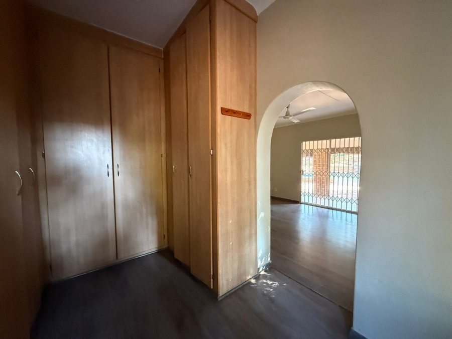 6 Bedroom Property for Sale in Safari Gardens North West